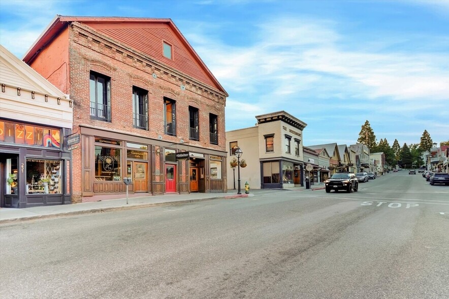 More Photos Of 233 Broad St, Nevada City Hotel For Sale