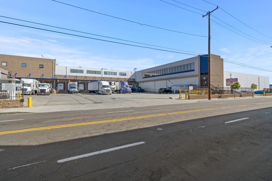 Primary Photo Of 3435 E Vernon Ave, Vernon Refrigeration Cold Storage For Lease