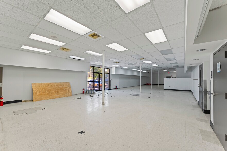 More Photos Of 3325 University Blvd E, Tuscaloosa Drugstore For Sale