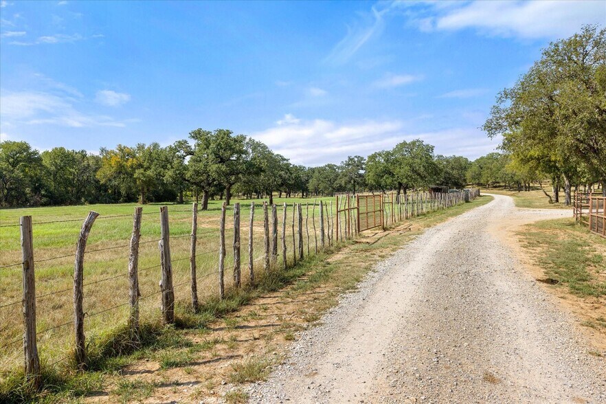 More Photos Of 11230 Light Rd, Lipan Land For Sale