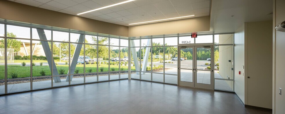 More Photos Of 14209 NW 119th Ter, Alachua Manufacturing For Sale