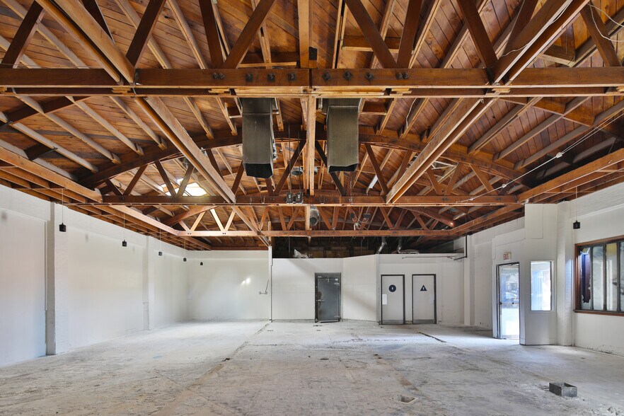 More Photos Of 1701 W Sunset Blvd, Los Angeles Storefront For Lease