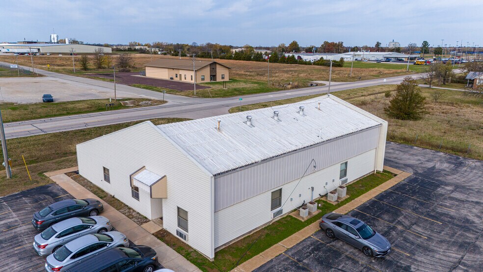 More Photos Of 3802 S Santa Fe Ave, Chanute Medical For Sale