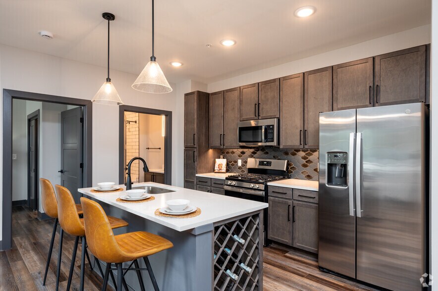 More Photos Of 1155 S Rangeline Rd, Carmel Apartments For Lease