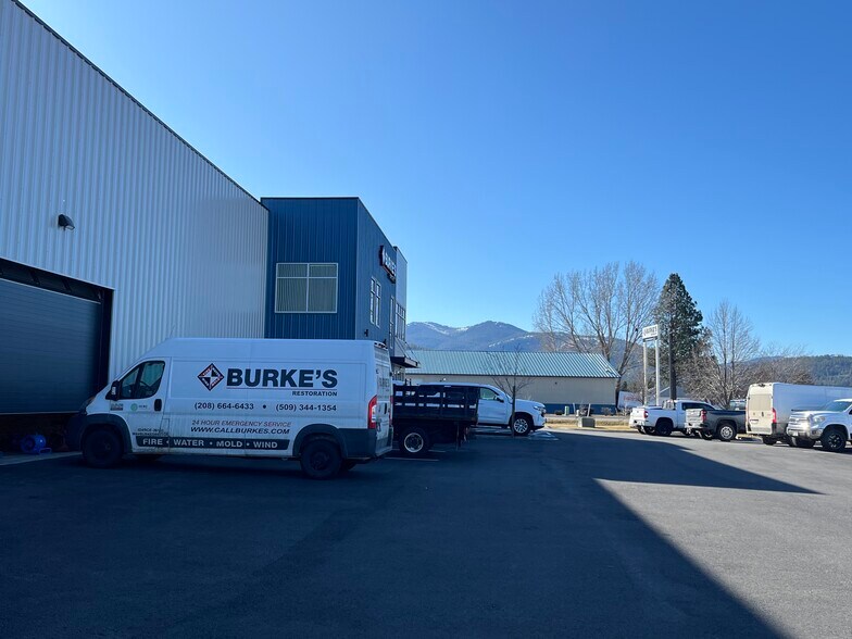 More Photos Of 3801 W Riverbend Ave, Post Falls Office For Lease