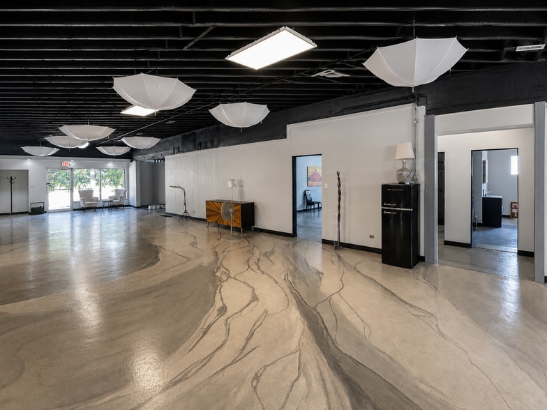 More Photos Of 44 W Lincoln Hwy, Chicago Heights Office For Lease