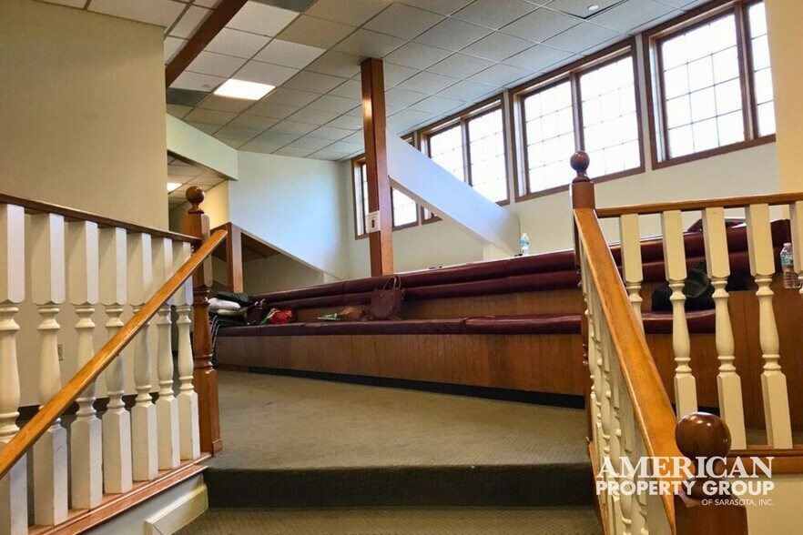 More Photos Of 3808 N Tamiami Trl, Sarasota Medical For Sale