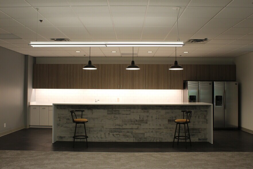 More Photos Of 12400 Portland Ave, Burnsville Office Residential For Lease