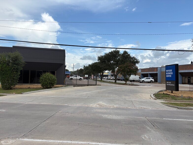More Photos Of 4400 S Wayside Dr, Houston Unknown For Lease