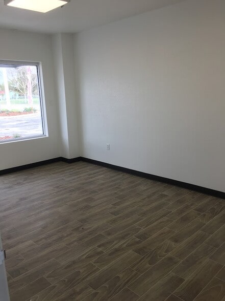 More Photos Of 1550 Tileston Rd, Saint Cloud Warehouse For Lease