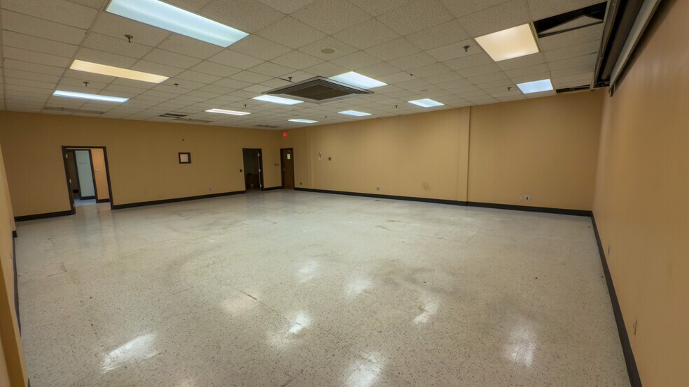 More Photos Of 2400 Mellon Ct, Decatur Distribution For Lease