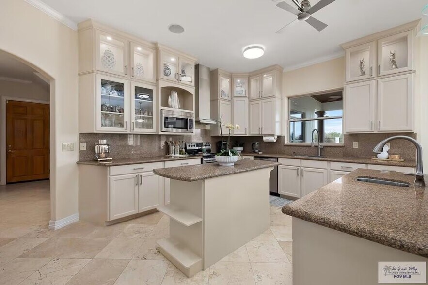 More Photos Of 25219 Bass Blvd, Harlingen Lodge Meeting Hall For Sale
