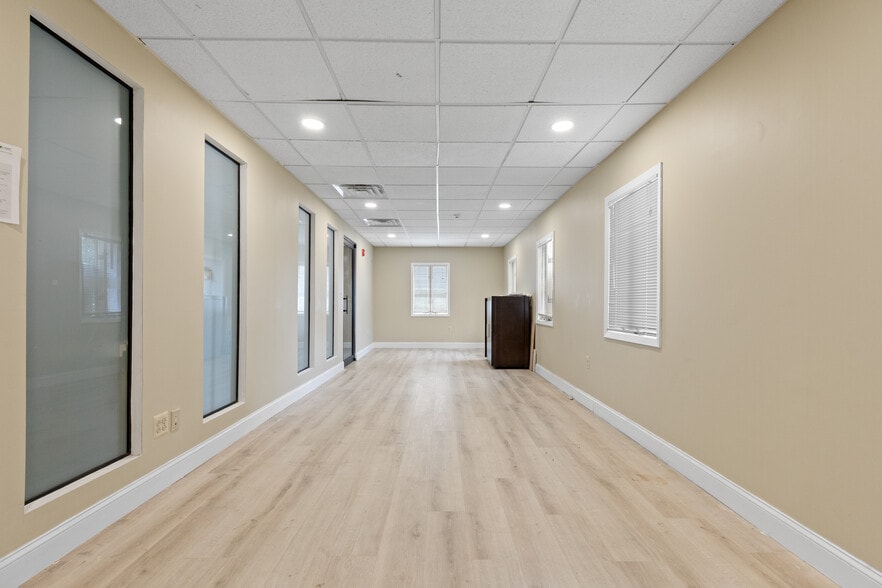 More Photos Of 1116 W Route 46, Parsippany Storefront Retail Office For Lease