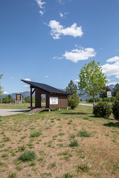 More Photos Of 72532 N Couture Loop, Arlee Restaurant For Sale
