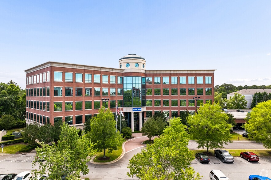 More Photos Of 272 Bendix Rd, Virginia Beach Unknown For Lease