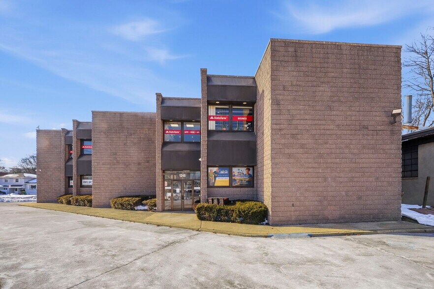 Primary Photo Of 1245 US 1, Edison Medical For Lease