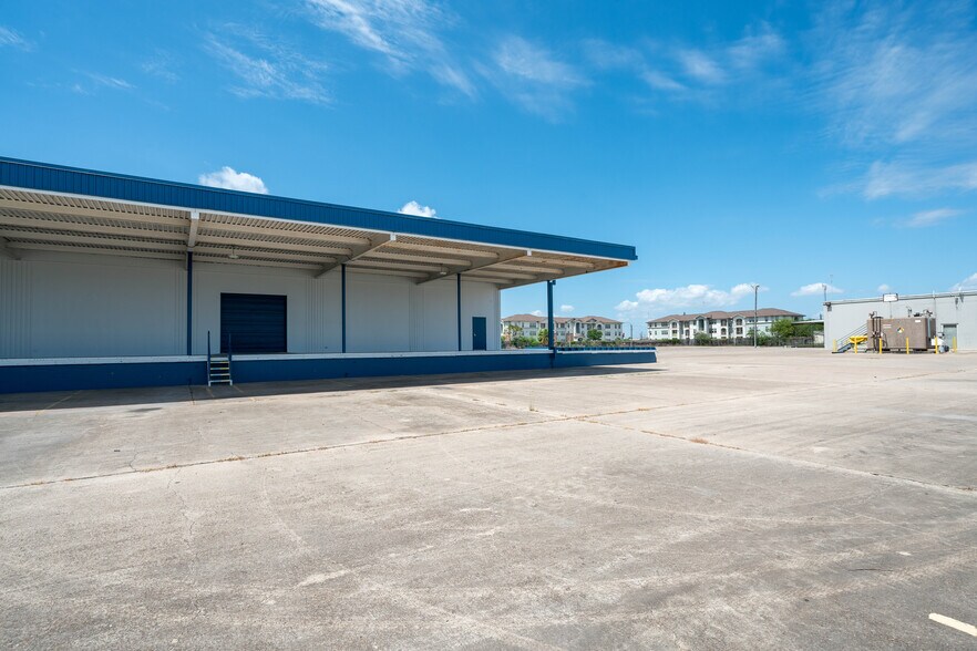 More Photos Of 2510 Lipan St, Corpus Christi Distribution For Lease