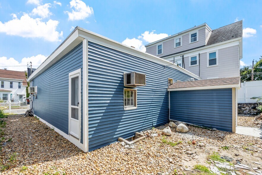 More Photos Of 127-129 Lowell St, Methuen Freestanding For Sale