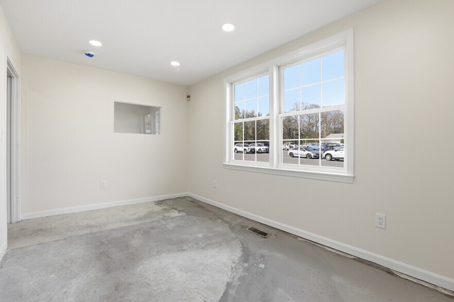 More Photos Of 270 Littleton Rd, Westford Office For Lease