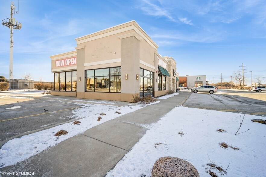 More Photos Of 1551 Busse Rd, Elk Grove Village Fast Food For Sale