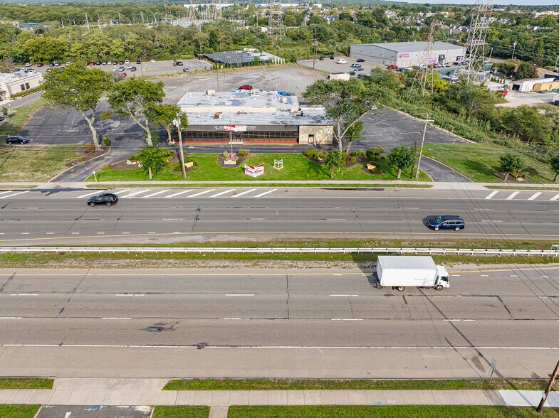 More Photos Of 585 Broadhollow Rd, Melville Warehouse For Lease