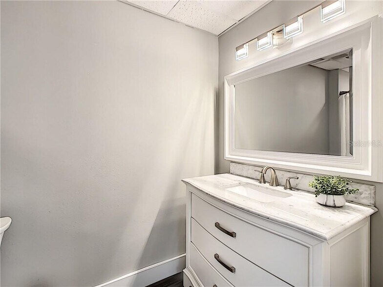 More Photos Of 1501 W Fairbanks Ave, Winter Park Freestanding For Lease