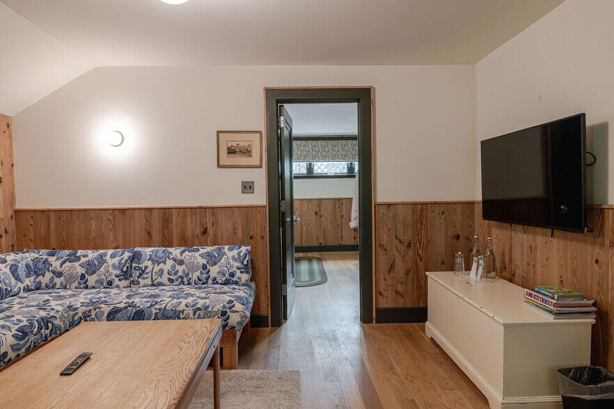 More Photos Of 37 Catamount Rd Hillsdale, Hillsdale Hotel For Sale