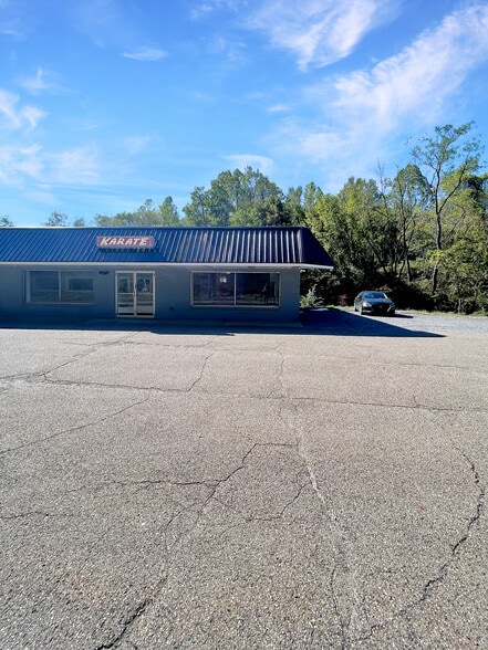 Primary Photo Of 703 US-30, Imperial General Retail For Lease