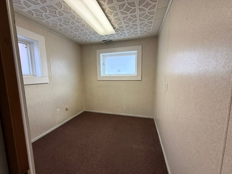 More Photos Of 584 Wyoming Ave, Kingston Medical For Sale