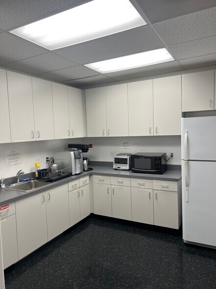 More Photos Of 4111 Lankershim Blvd, North Hollywood Loft Creative Space For Sale