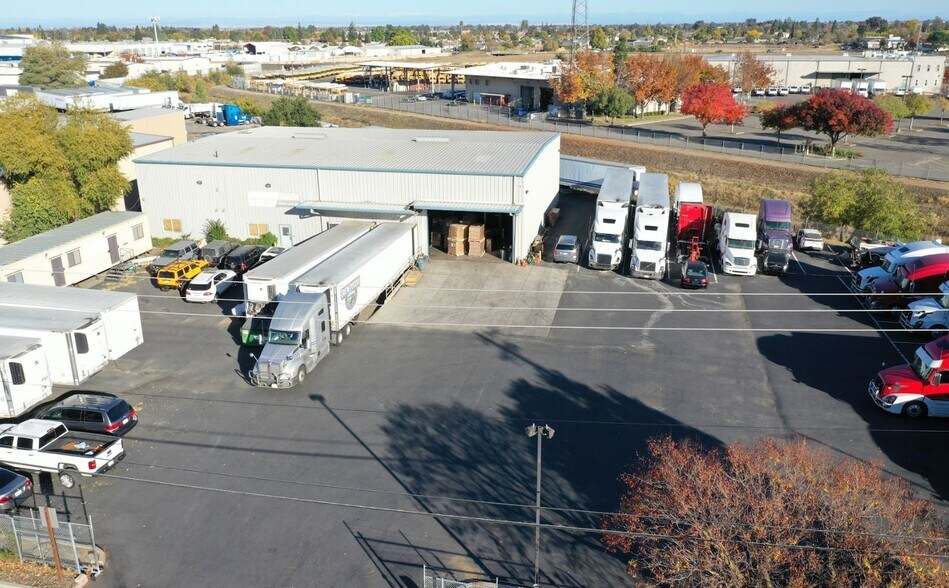 More Photos Of 7563 Reese Rd, Sacramento Warehouse For Lease