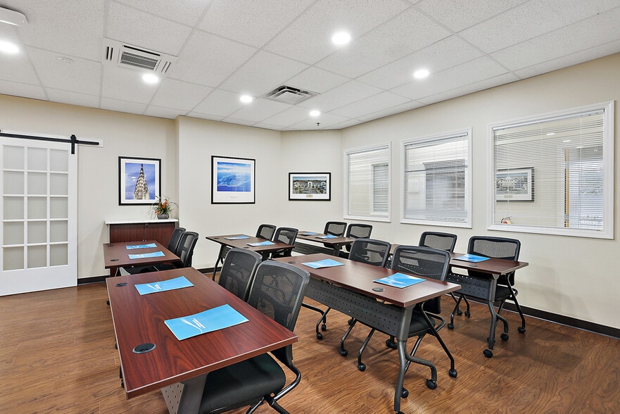 More Photos Of 510 County Road 466, Lady Lake Coworking Space