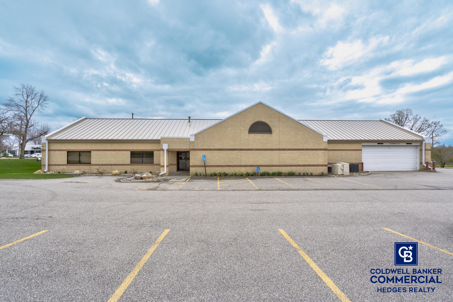 Primary Photo Of 4001 River Ridge Dr NE, Cedar Rapids Office For Lease