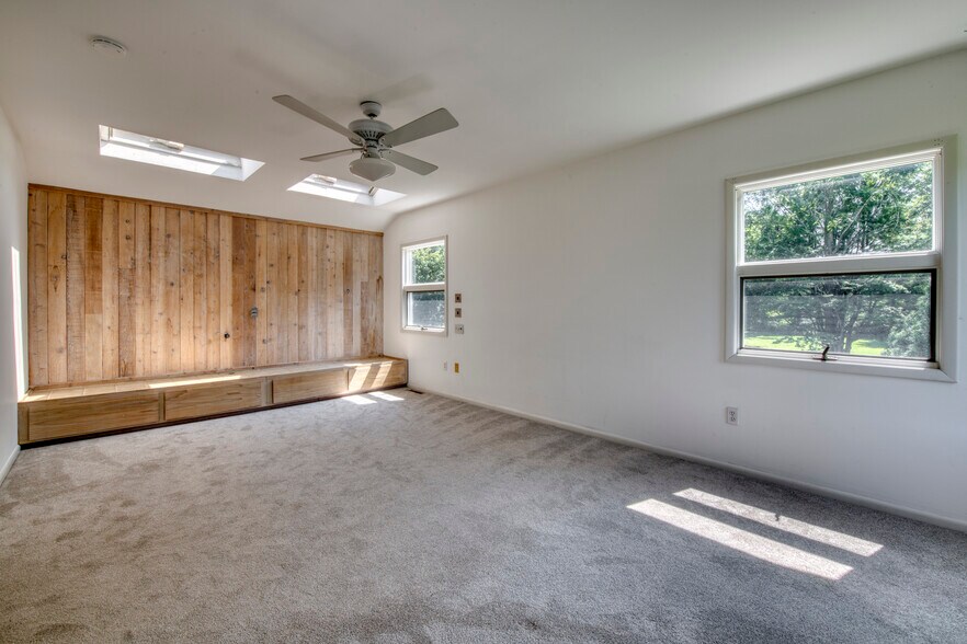 More Photos Of 270 North St, Cutchogue Office Residential For Lease