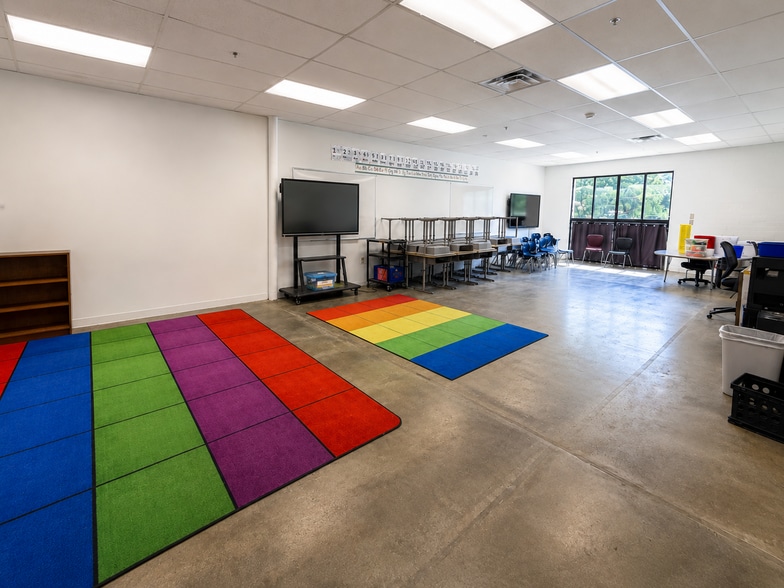 More Photos Of 1905 Mountain Rd NW, Albuquerque Schools For Lease