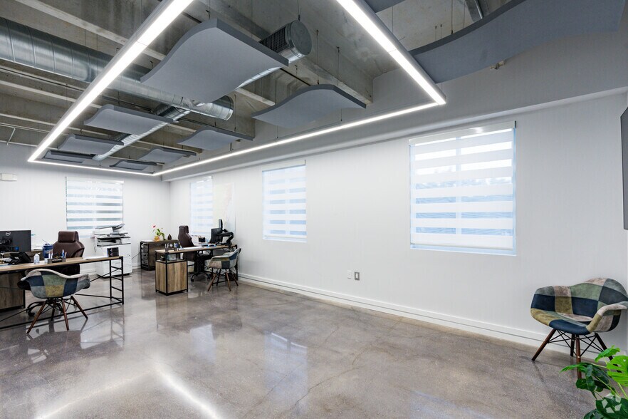 More Photos Of 2550 NW 100th Ave, Doral Office For Sale