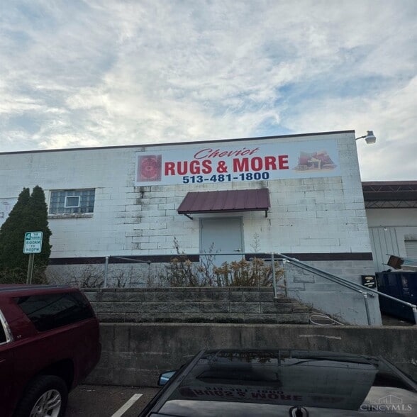 More Photos Of 3817 N Bend Rd, Cincinnati Warehouse For Lease