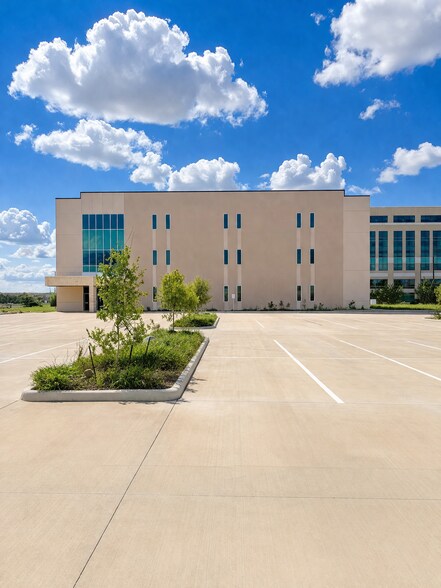 More Photos Of 130 Bella Katy Dr, Katy Medical For Lease