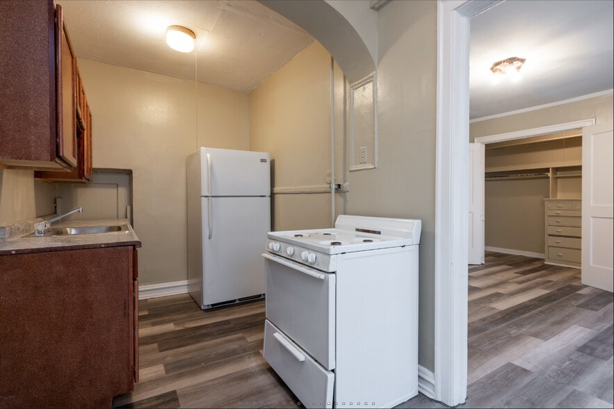 More Photos Of 156-158 N Central Ave, Chicago Apartments For Sale