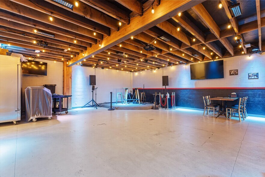 More Photos Of 1330 NE Highway 101, Lincoln City Restaurant For Sale