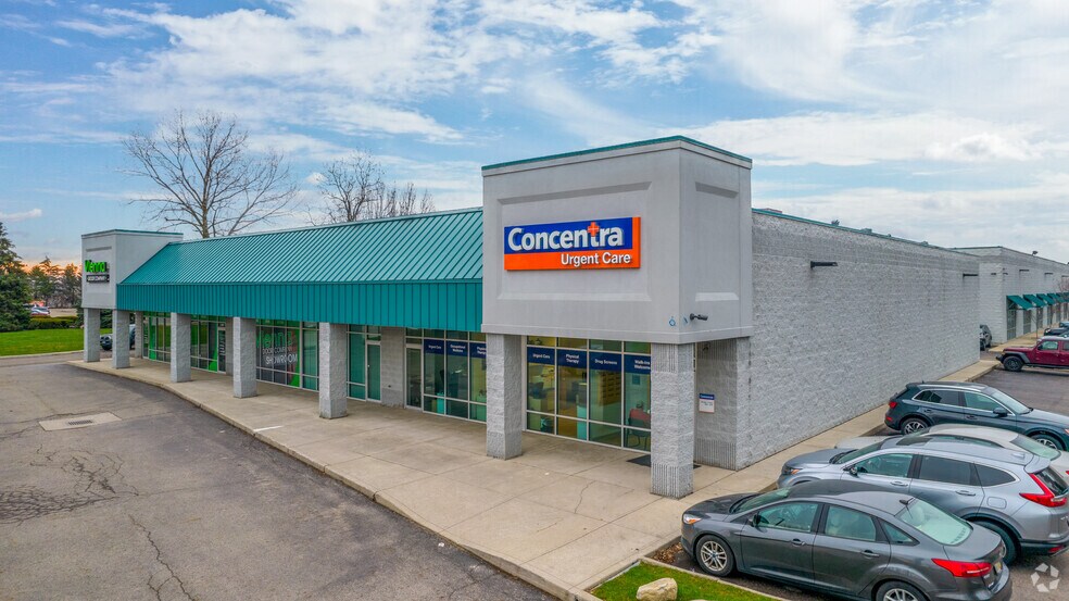More Photos Of 2446 Advanced Business Center Dr, Columbus Showroom For Lease