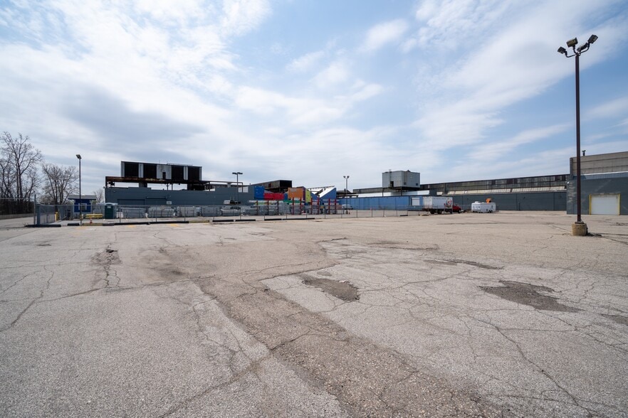 More Photos Of 6334 Lynch Rd, Detroit Manufacturing For Lease