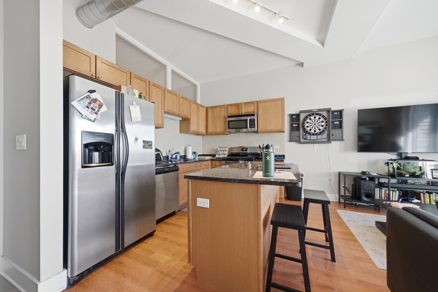 More Photos Of 2000 N Milwaukee Ave, Chicago Apartments For Sale