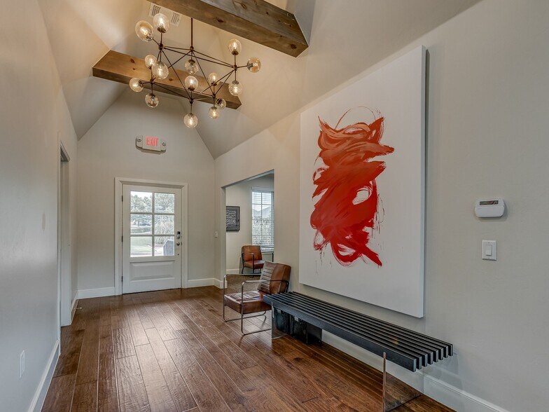 More Photos Of 2232 Bridgeview Blvd, Edmond Office Residential For Lease