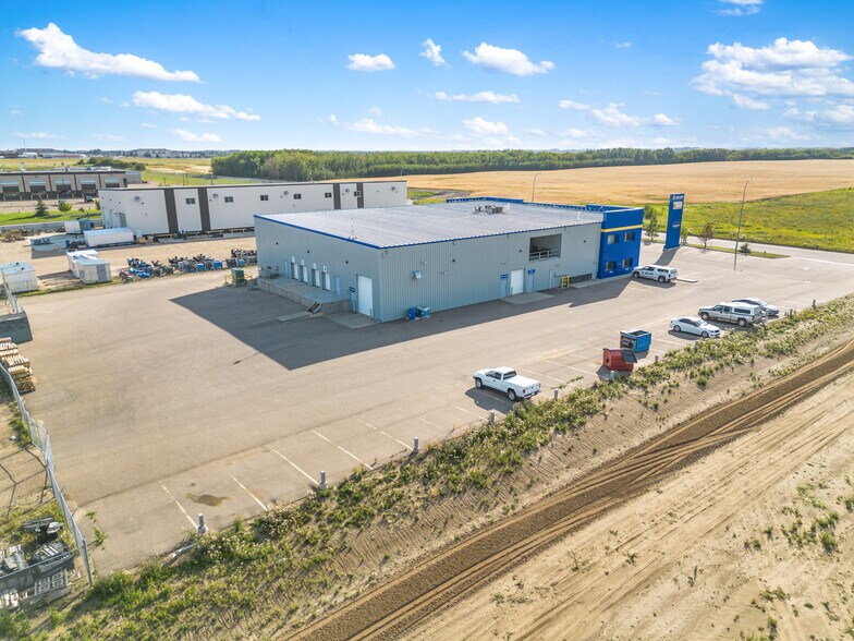 More Photos Of 5267 67 Av, Lloydminster Warehouse For Sale