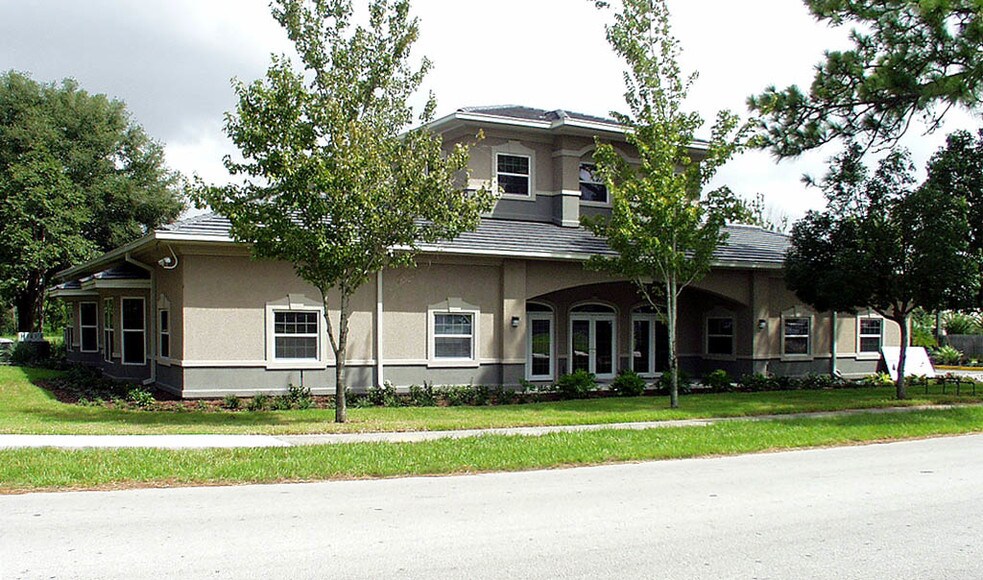 More Photos Of 465 Warren Ave, Longwood Office For Lease