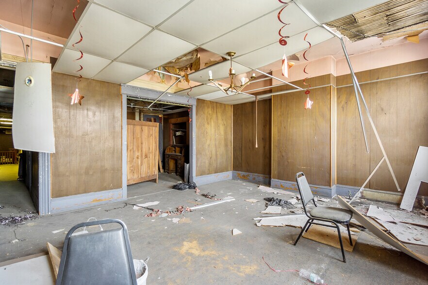 More Photos Of 2111 Germantown Ave, Philadelphia Bar For Sale
