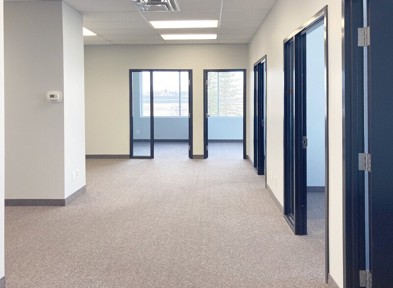 More Photos Of 11979 40th St SE, Calgary Warehouse For Lease