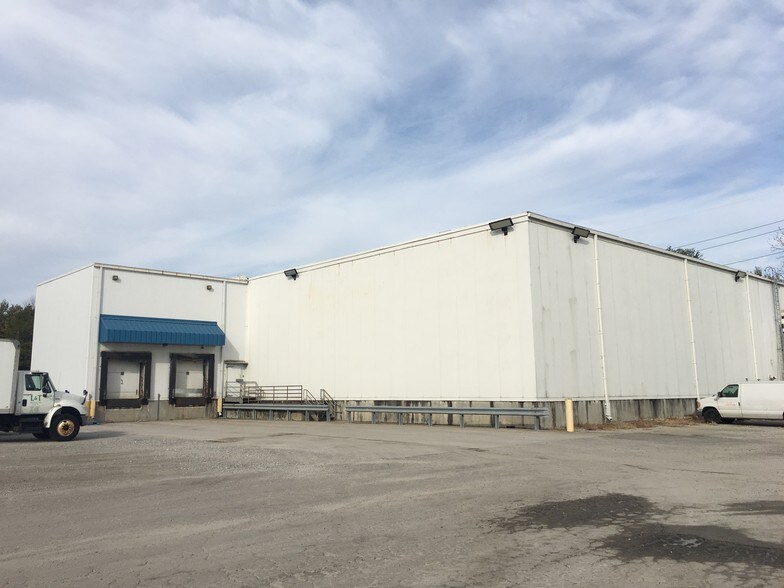 More Photos Of 4310 Stout Field North Dr, Indianapolis Warehouse For Lease