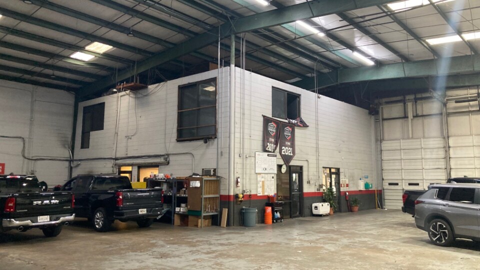 More Photos Of 1650 S Beltline Hwy, Mobile Showroom For Sale